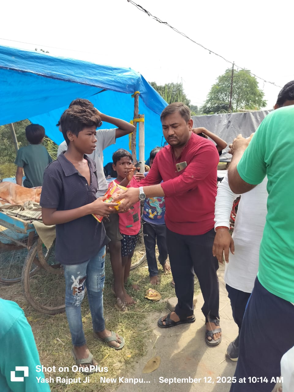 बिठूर विधानसभा में गंगा का कहर 40 गांव जलमग्न  प्रशासन व समाजसेवी कर रहे मदद